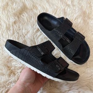 RARE! Birkenstock Arizona Exquisite Croco Black Sandals size 40 - Womens 9
